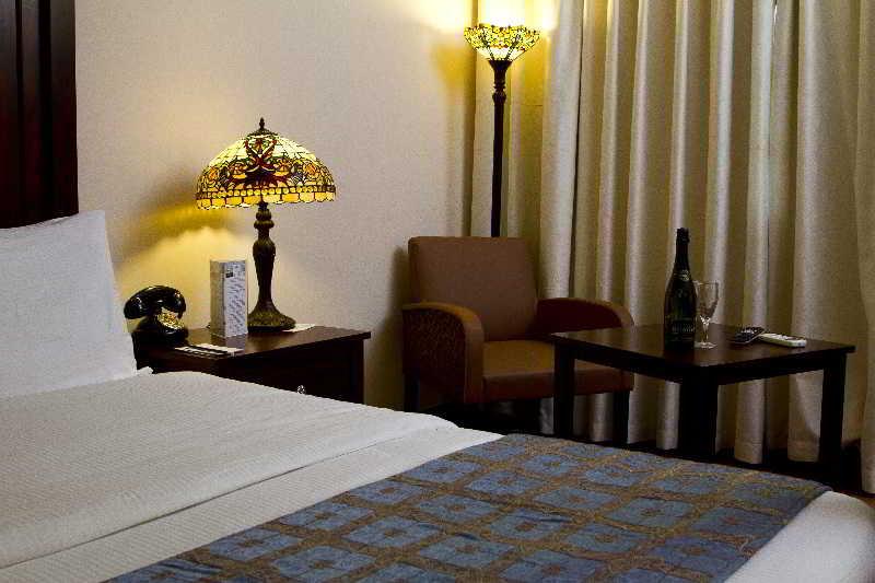 Protea Hotel By Marriott Dar Es Salaam Courtyard Exteriör bild